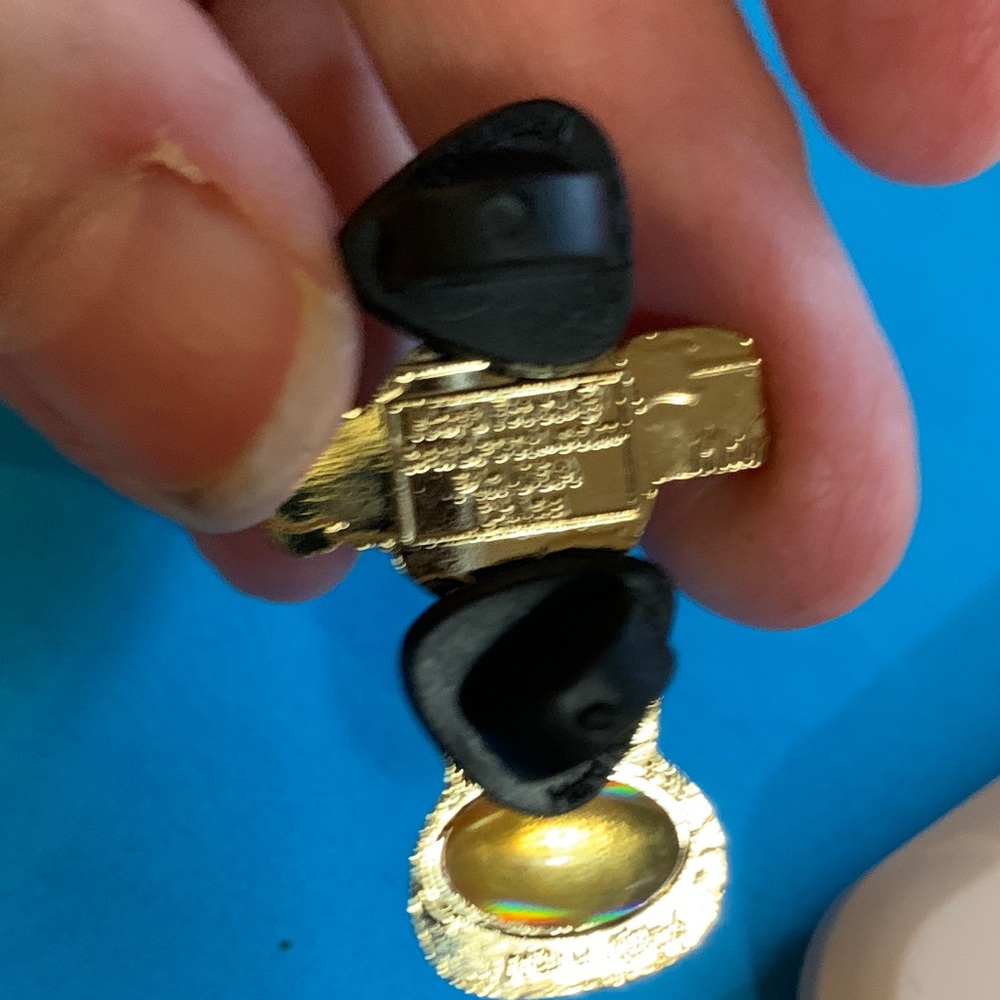 Hard Rock Cafe Teal and Yellow Guitar Pin - Picture 7 of 8